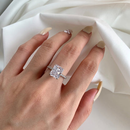 [Clover Jewelry]4.0 Carat Luxurious Engagement Ring