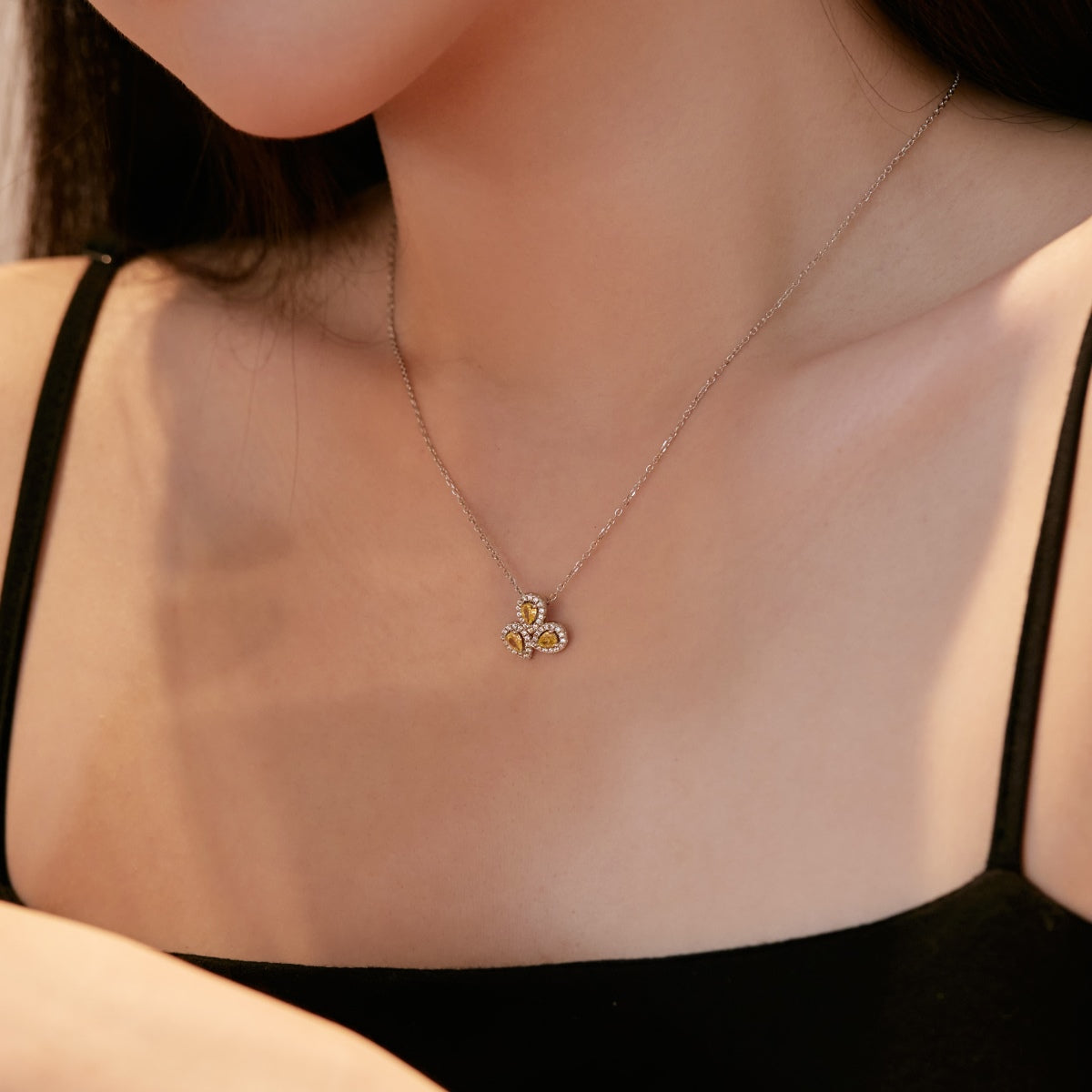 [Clover Jewelry]Elegant Flower Shape Pear Cut Necklace