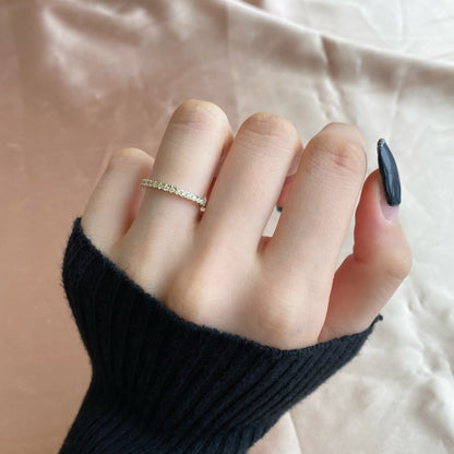 [Clover Jewelry]Delicate Sparkling Round Cut Daily Ring