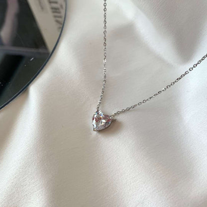 [Clover Jewelry]Heart Shape Main Stone Pendant Collarbone Necklace