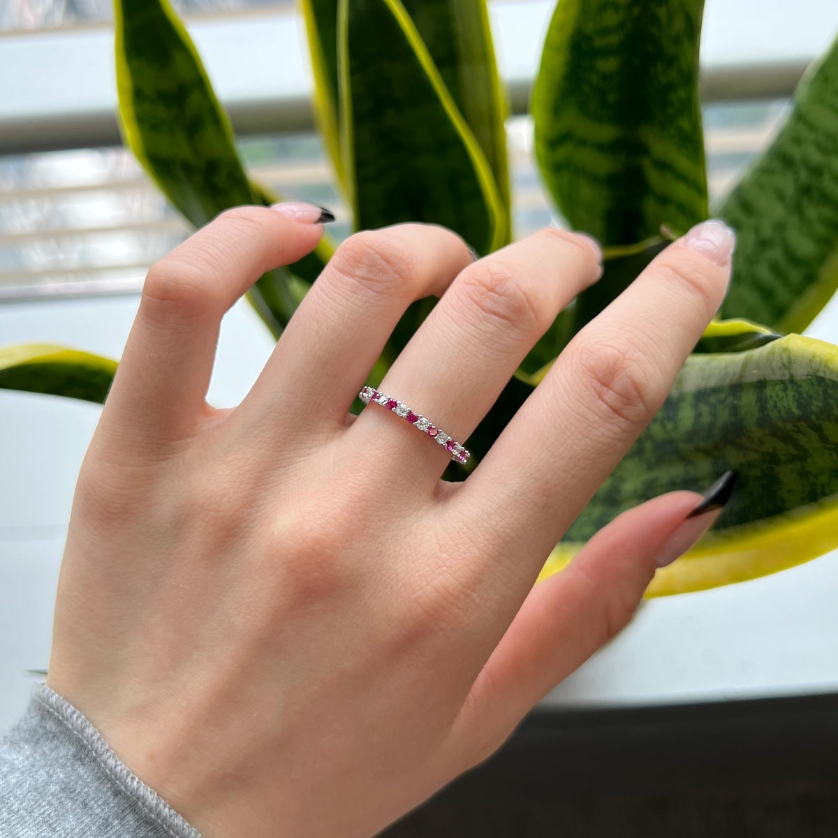 [Clover Jewelry]Exquisite Colorful Round Cut Tennis Ring