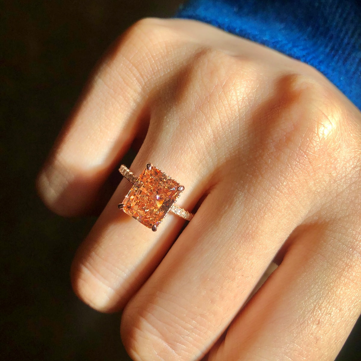 [Clover Jewelry]4.0 Carat Luxurious Engagement Ring