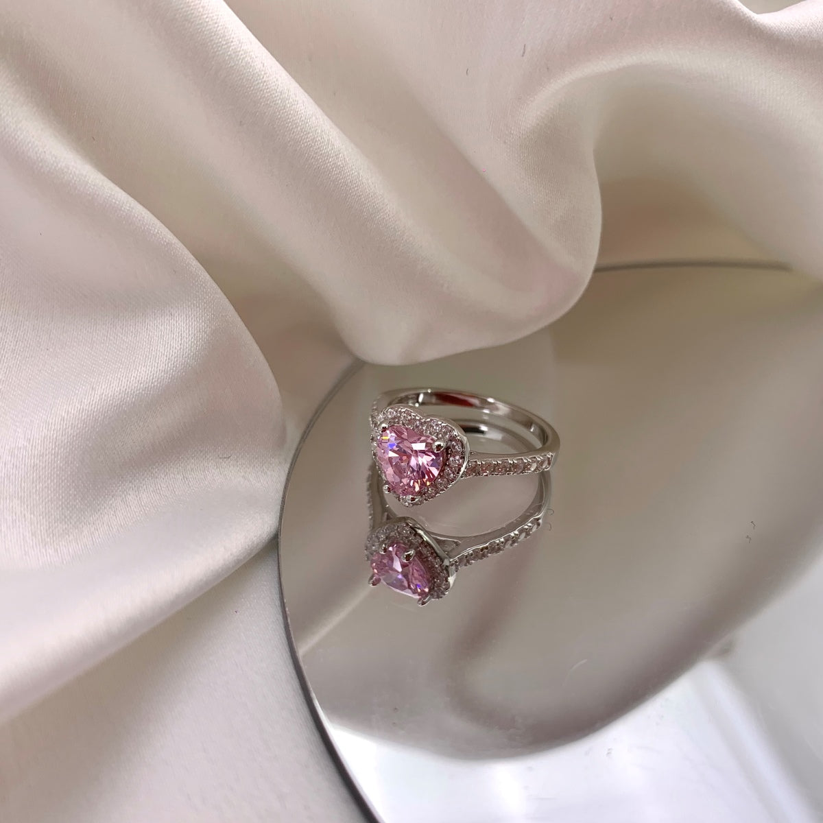 [Clover Jewelry]Eternity Splashy Romantic Heart Shape Lover Ring