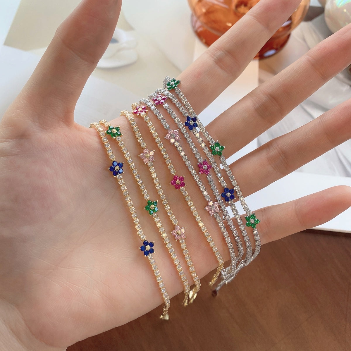 [Clover Jewelry]Sparkling Flower Shape Tennis Bracelet