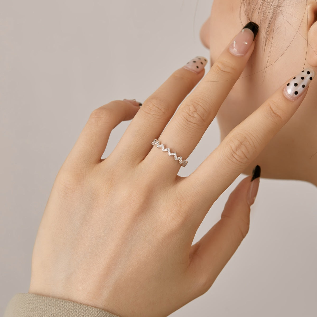 [Clover Jewelry]Delicate Enchanting Wave Shape Daily Ring