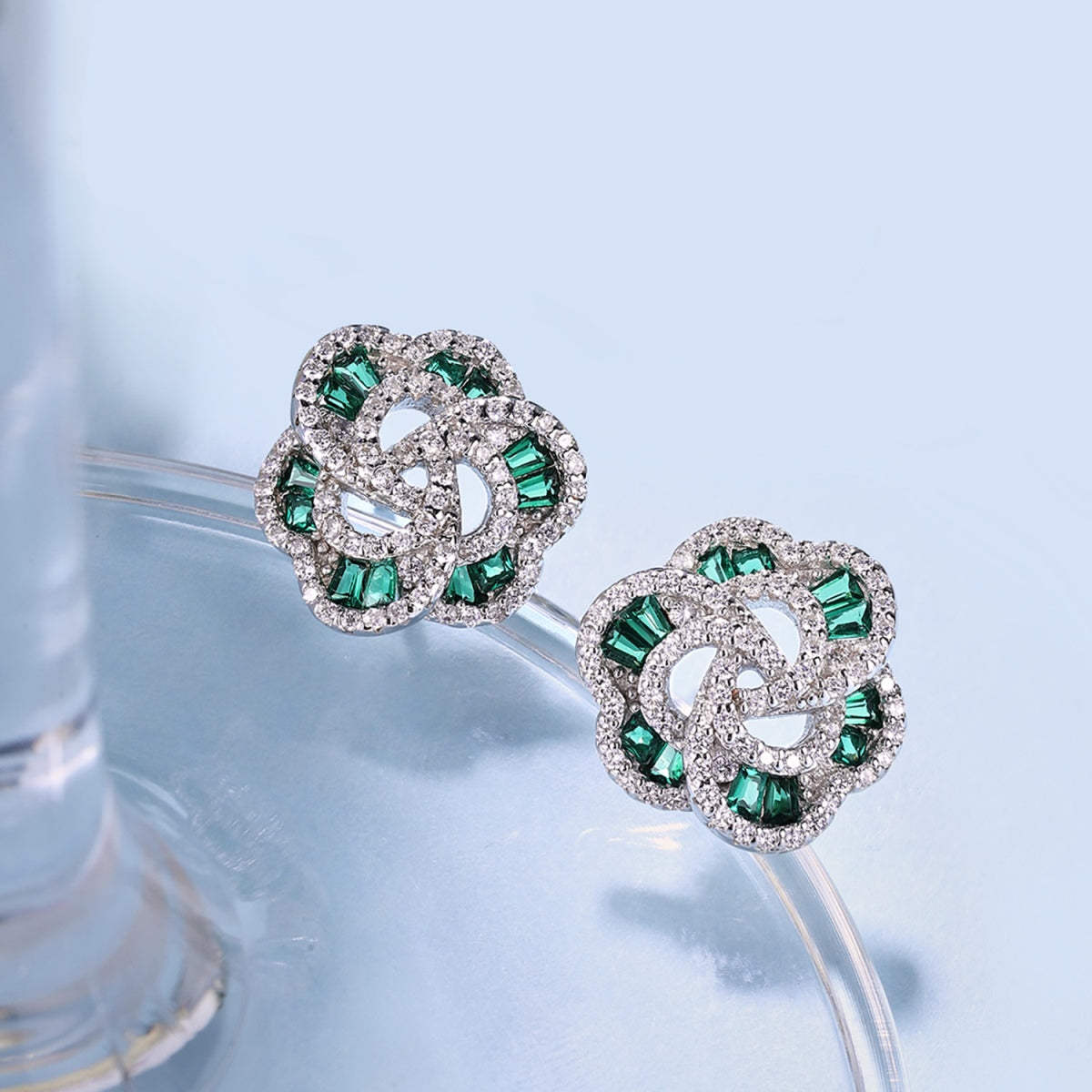 [Clover Jewelry]Exquisite Flower Shape Daily Earrings