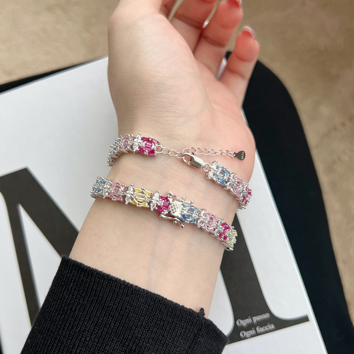 [Clover Jewelry]Delicate Colorful Multi Cut Party Bracelet