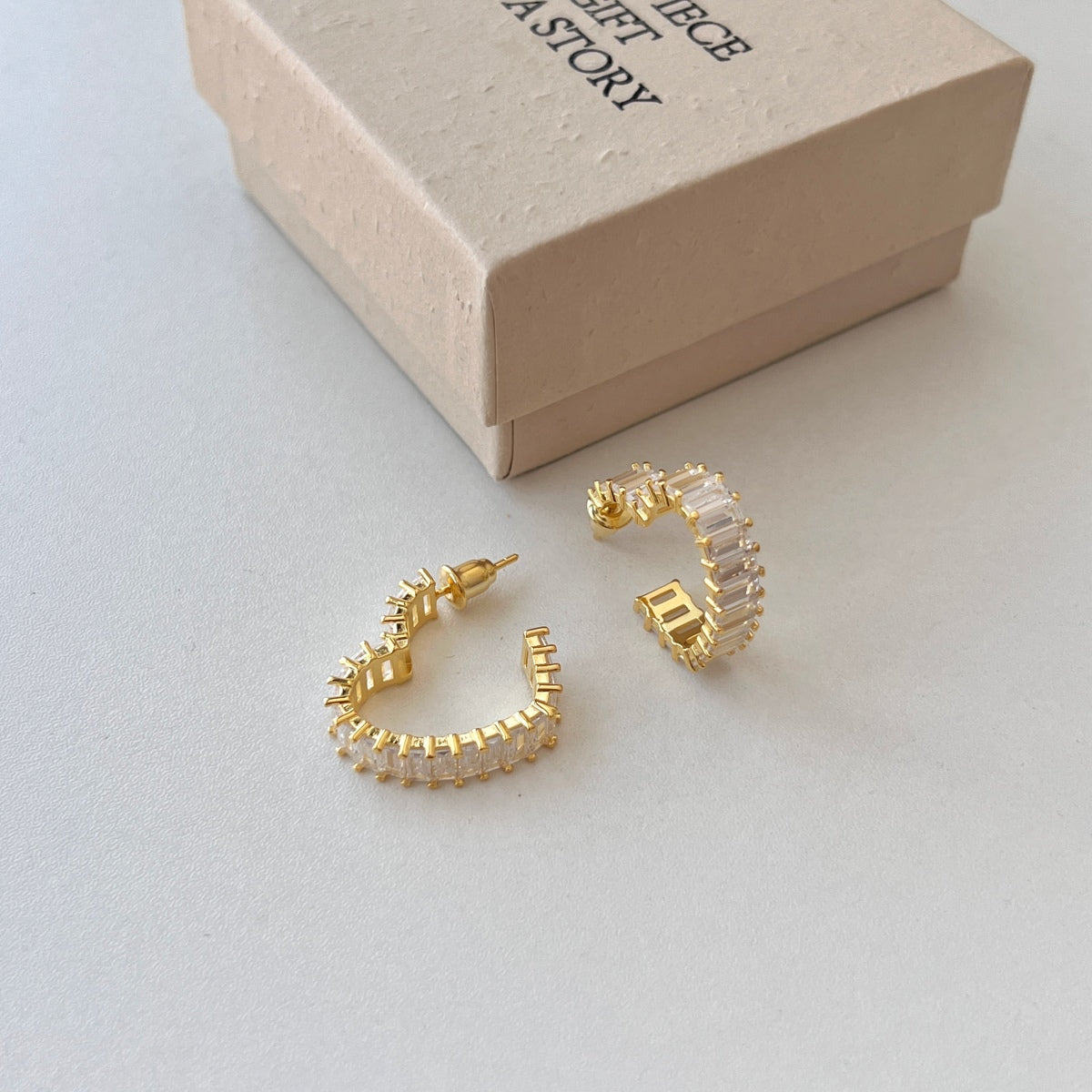 [Clover Jewelry]Radiant Heart Cutout Earrings