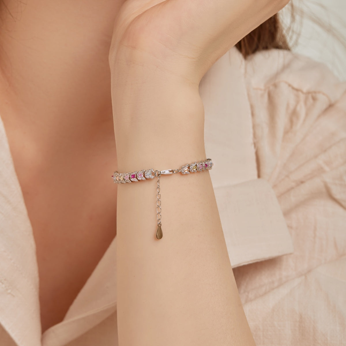 [Clover Jewelry]Delicate Colorful Multi Cut Daily Bracelet