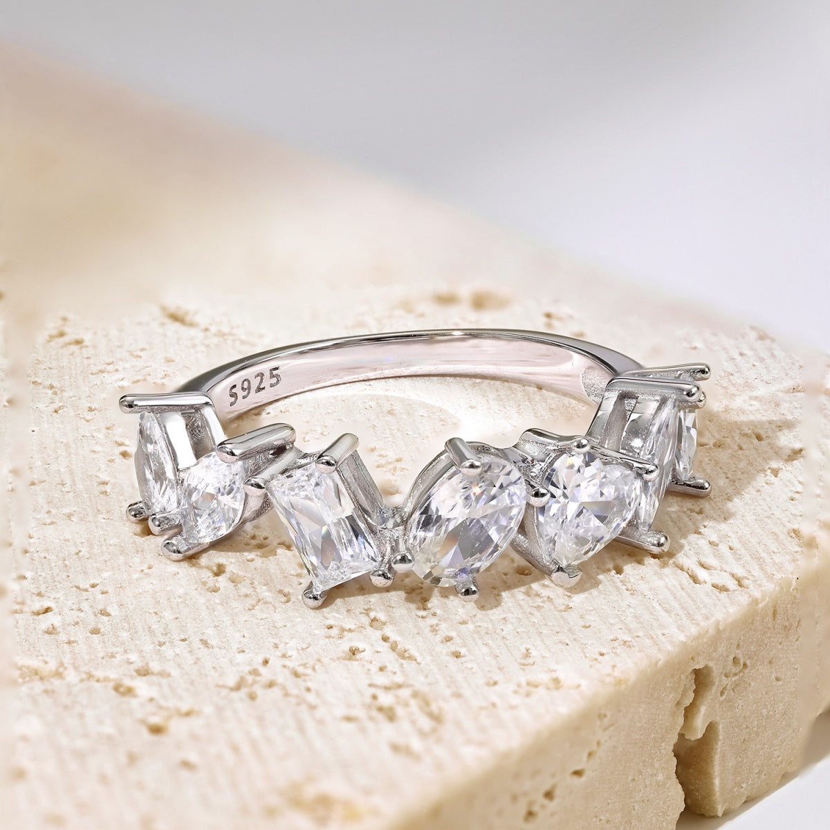 [Clover Jewelry]Delicate Multi Cut Ring