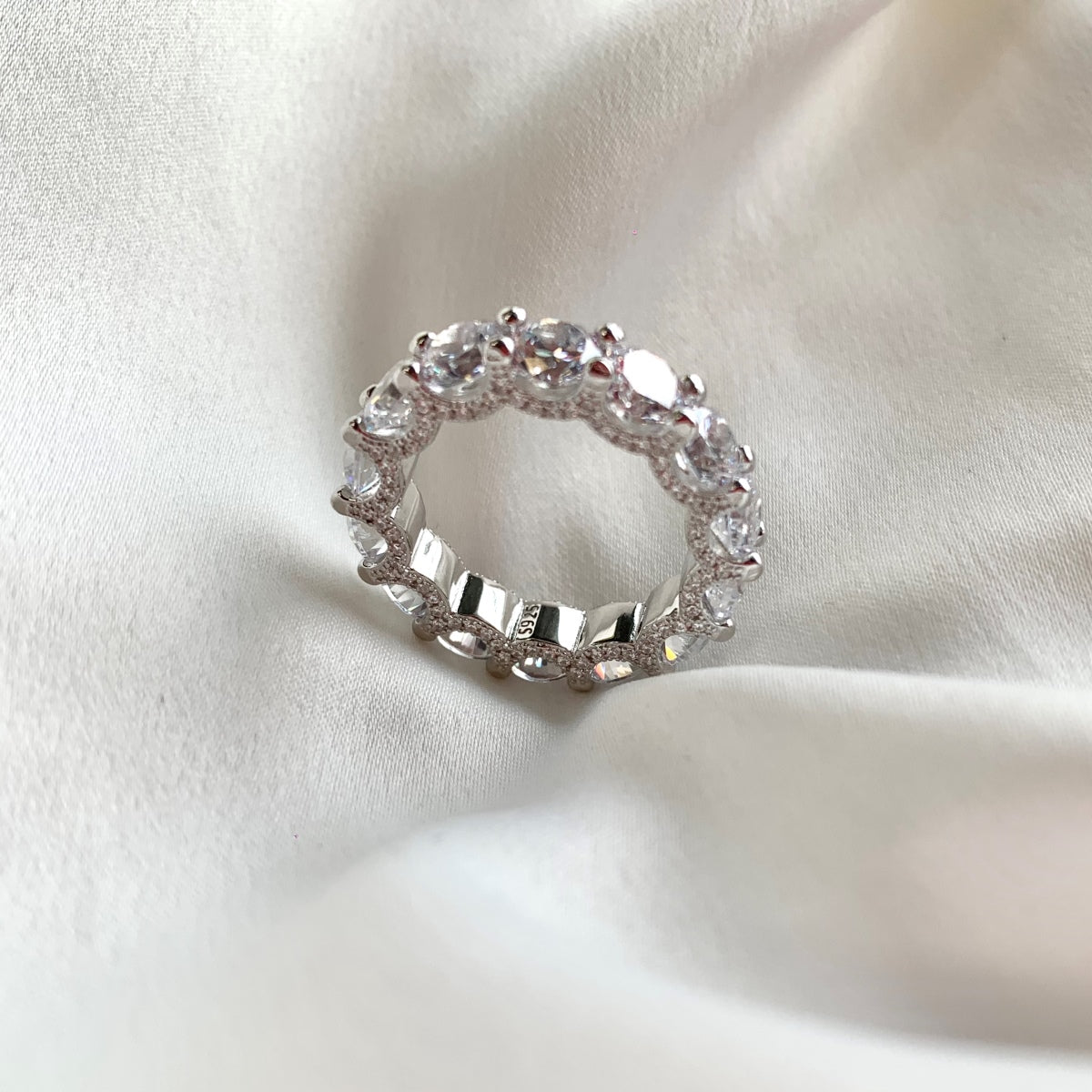 [Clover Jewelry]Gorgeous Round Cut Tennis Ring